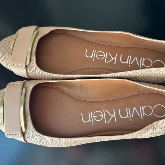 Calvin Klein women’s ballet flat, size 10.cream color. Confortable, atractivo - Picture 4 of 9